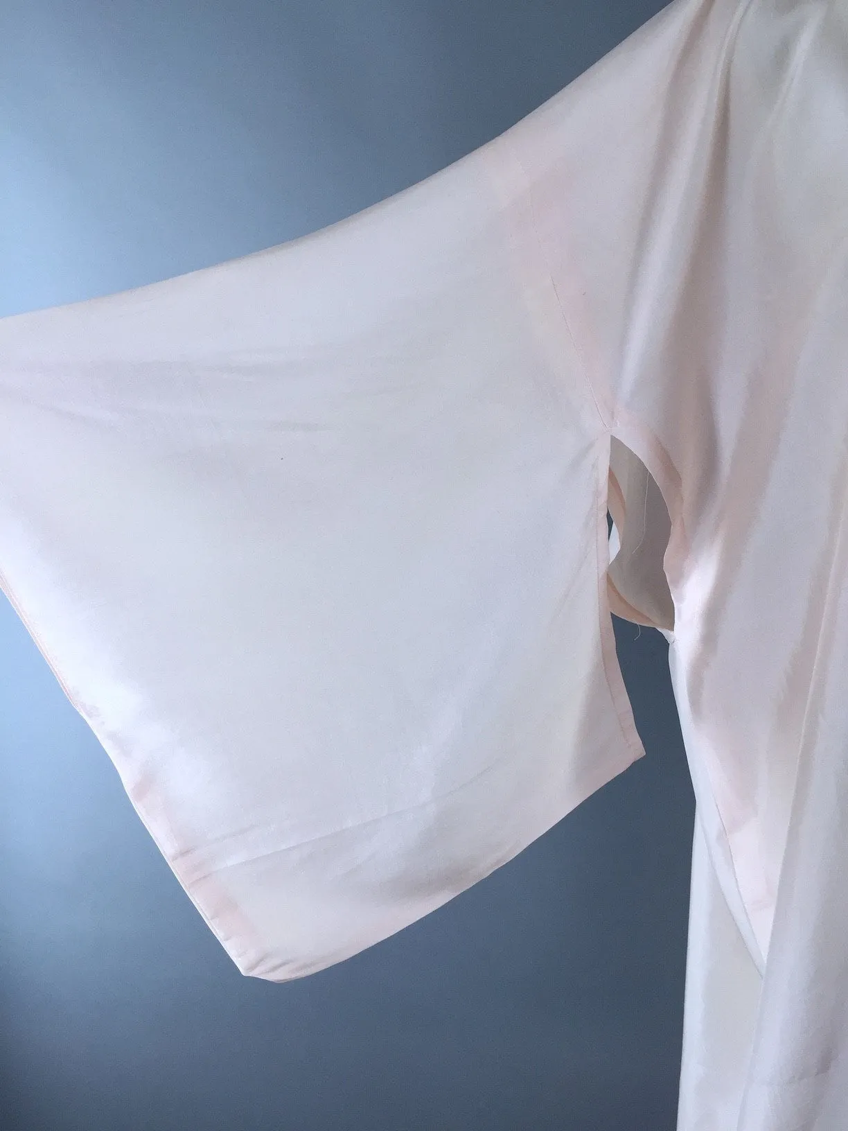 1940s Vintage Silk Kimono Robe / Pale Pink Juban