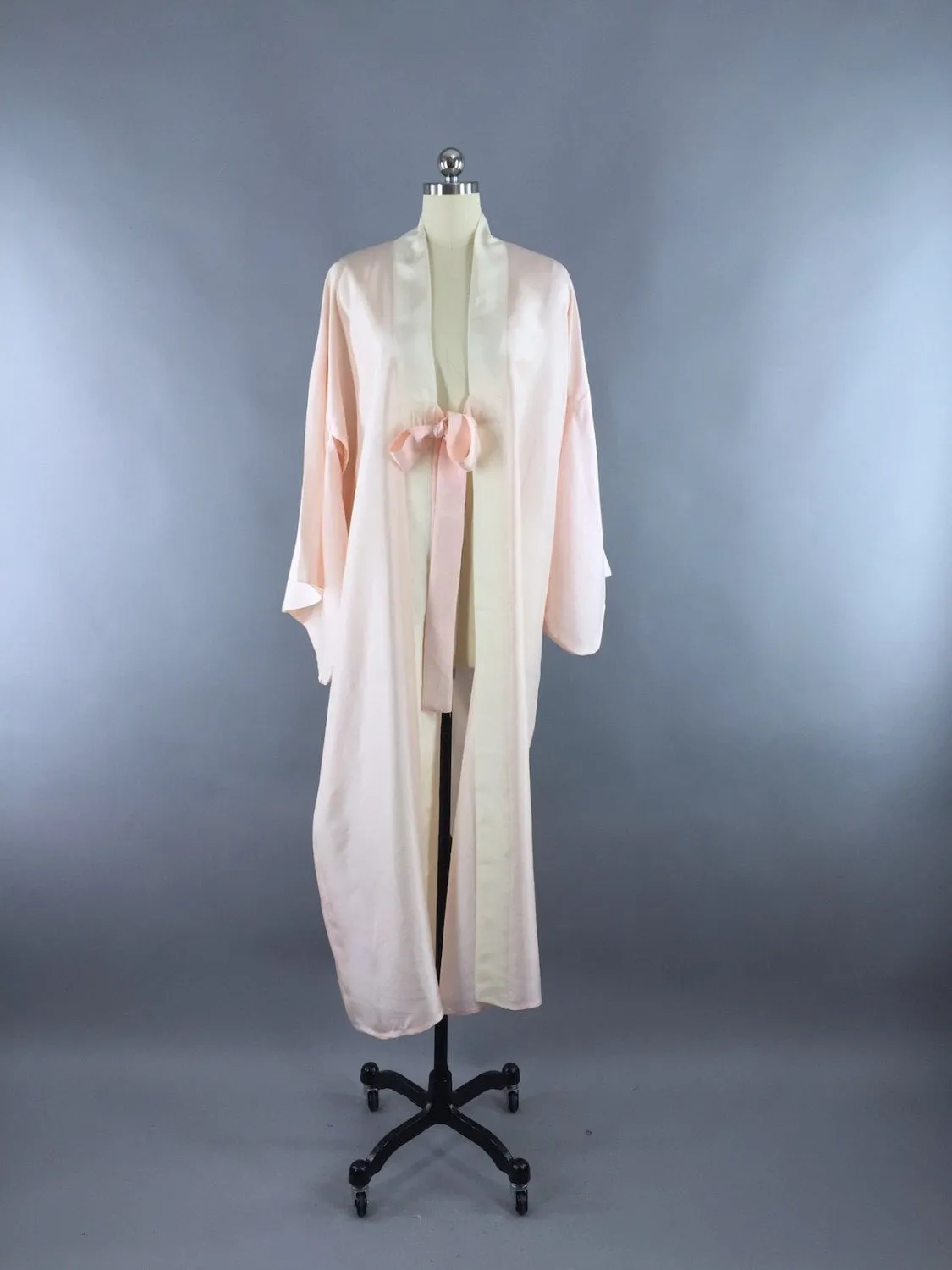 1940s Vintage Silk Kimono Robe / Pale Pink Juban