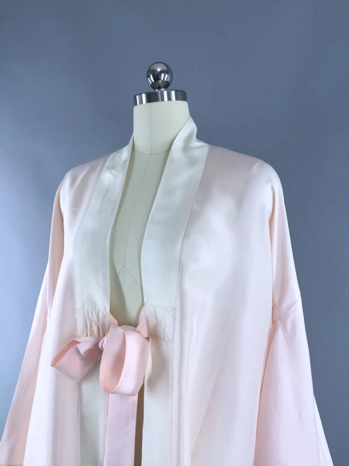 1940s Vintage Silk Kimono Robe / Pale Pink Juban