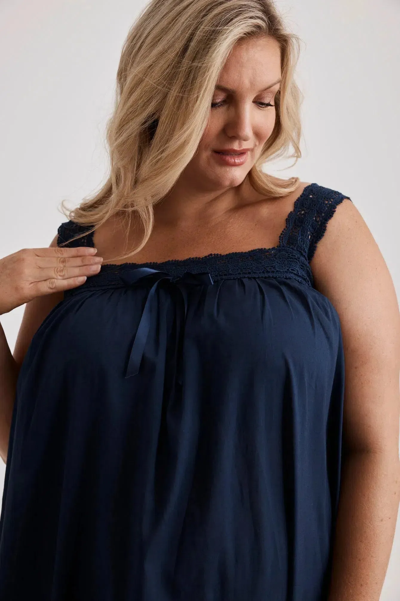 Deborah - Nightie - Mid Length - Navy
